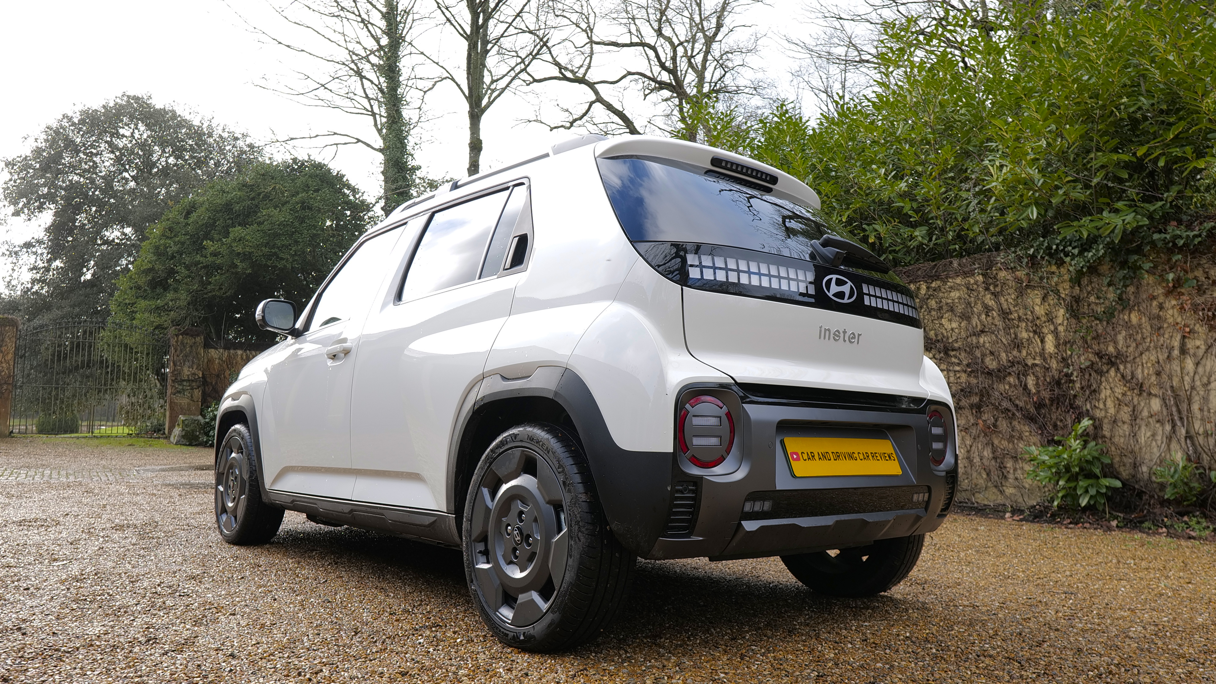 HYUNDAI INSTER ELECTRIC HATCHBACK 85kW Cross 49kWh 5dr Auto
